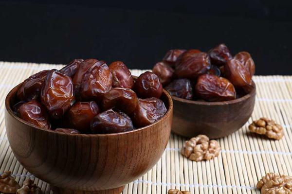 توزیع کننده خرما استعمران آبادان