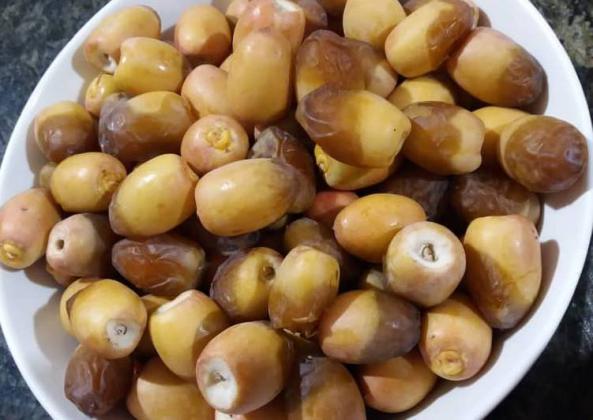 بررسی مشخصات رطب برهی آبادان