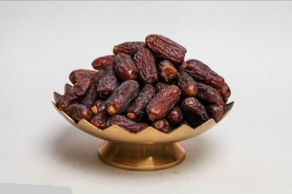 بهبود سلامت استخوان‌ با مصرف خرما پیارم