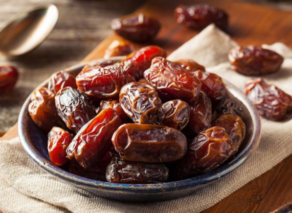 مزایا و معایب مصرف خرما پیارم