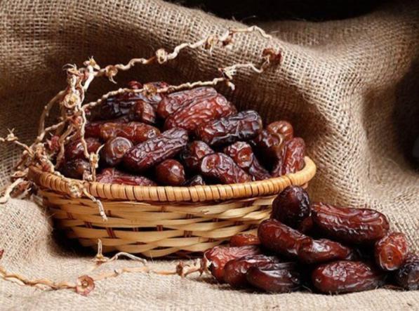 ویتامین و مواد معدنی خرما پیارم