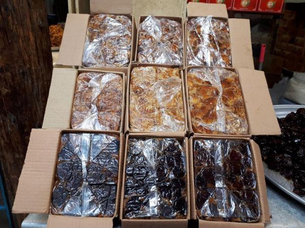 فروشنده بزرگ خرما بسته بندی جعبه ای