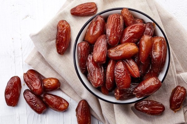 استفاده از نشانگرها: چگونه با بررسی ویژگی‌های خاص، خرماهای با کیفیت را با قیمت مناسب انتخاب کنیم؟