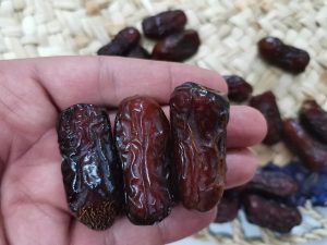 ·        چالش‌ها و راهکارهای خرید و فروش عمده خرما پیارم: تضادها و فرصت‌ها در زنجیره تأمین